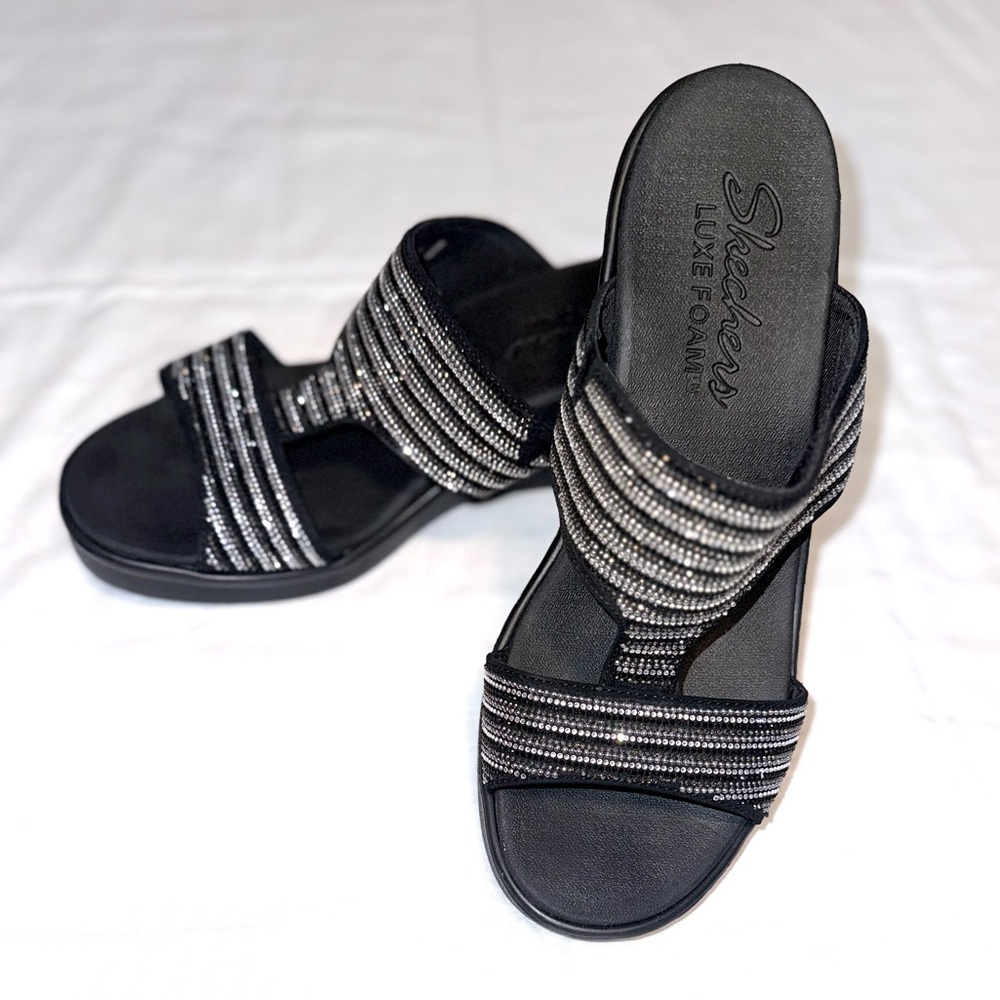 Sketchers Women’s Lux Foam Rumble Black  Embellish Synthetic Sandals Wedge Sz 11